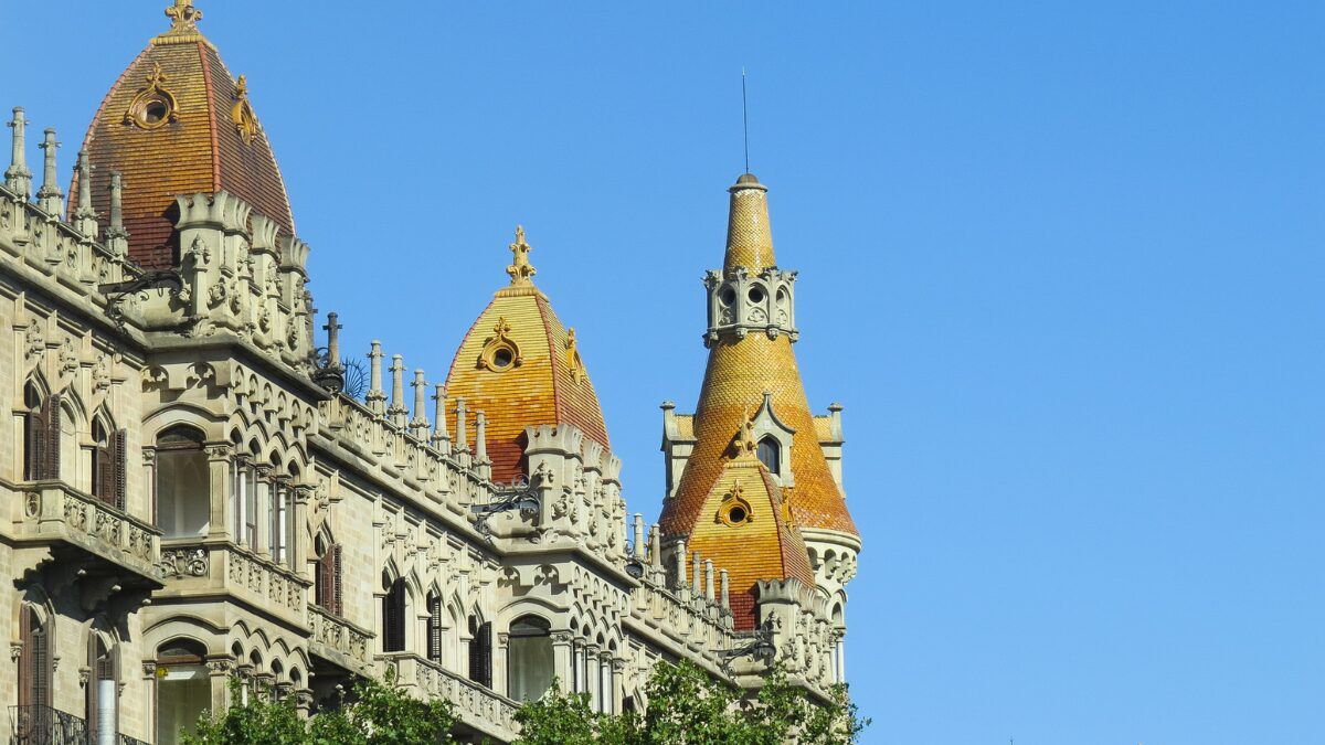 ¿Cuánto cuesta vivir en los mejores barrios de Madrid y Barcelona?