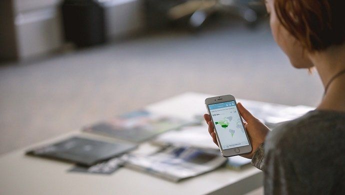 El gasto medio de las familias en telefonía e Internet se redujo un 16% entre 2010 y 2015