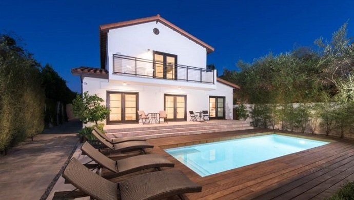 Rihanna pone a la venta su casa de West Hollywood
