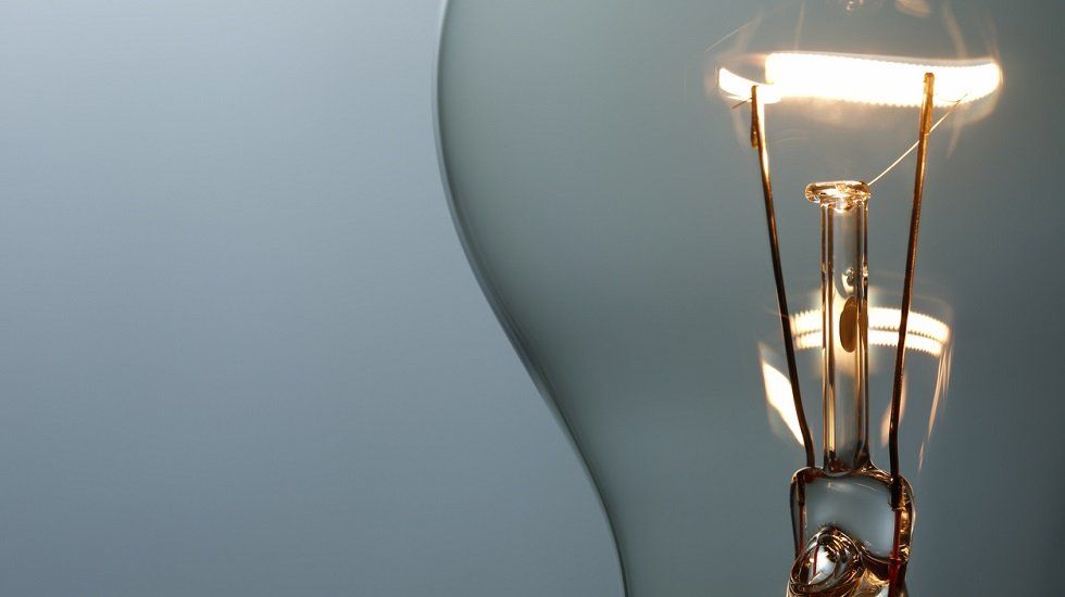 La electricidad sigue siendo el servicio peor valorado por los hogares españoles