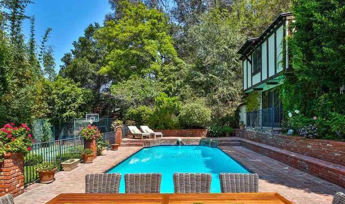 Rihanna amplia sus propiedades en Beverly Hills - Fotocasa