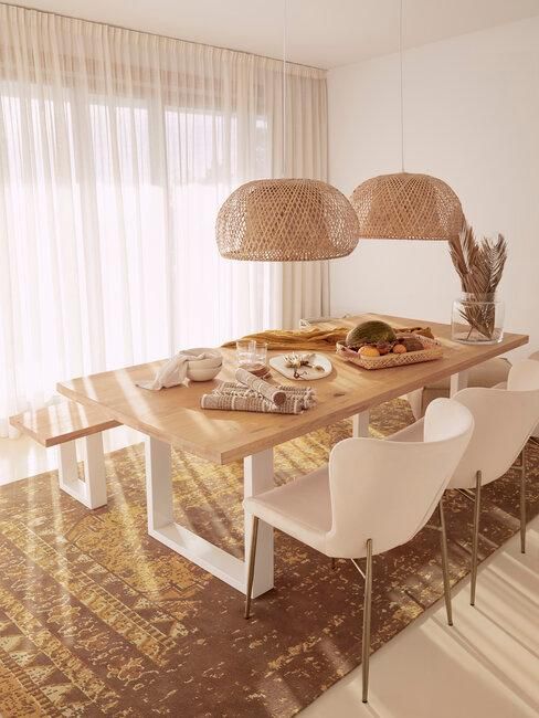 Comedor decorado al estilo ibicenco