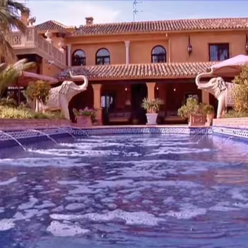 casa cara piscina