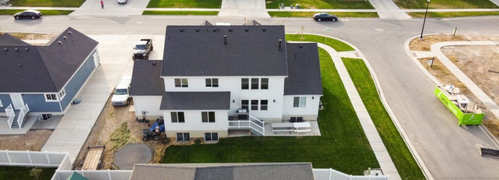 El multimillonario que compró su barrio y dio viviendas de lujo a todos sus vecinos