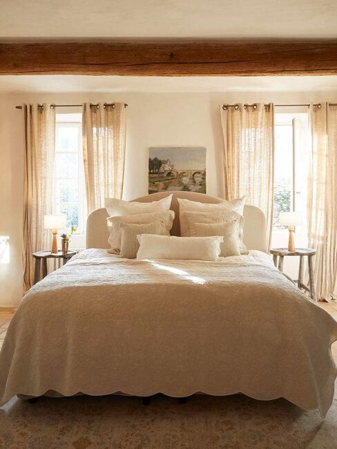 Textiles para lograr un dormitorio rústico moderno
