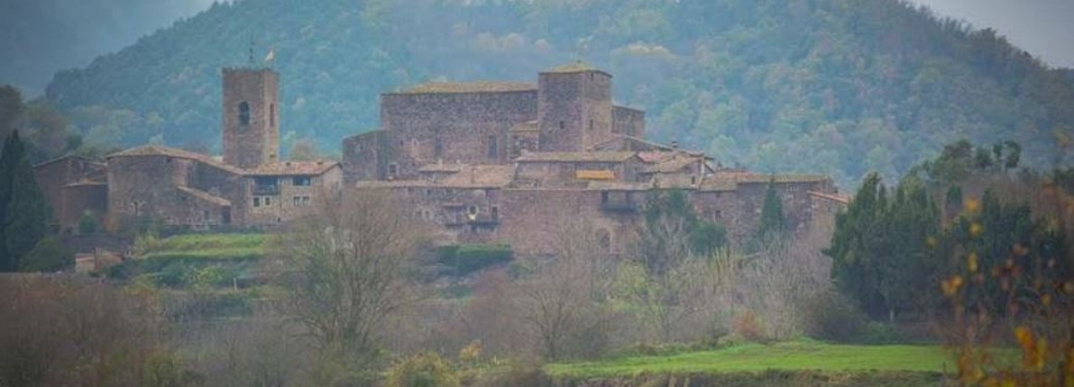 El Castillo de Santa Pau, un castillo medieval en venta en Fotocasa por un millón de euros