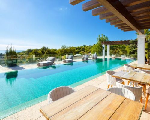 5 mansiones a la venta en España con las piscinas más espectaculares –  Fotocasa Life