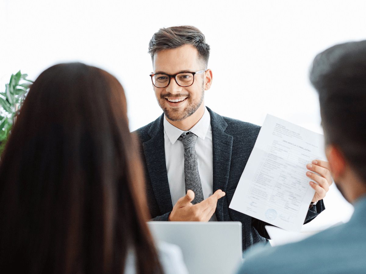 tramites que hace la agencia inmobiliaria al vender