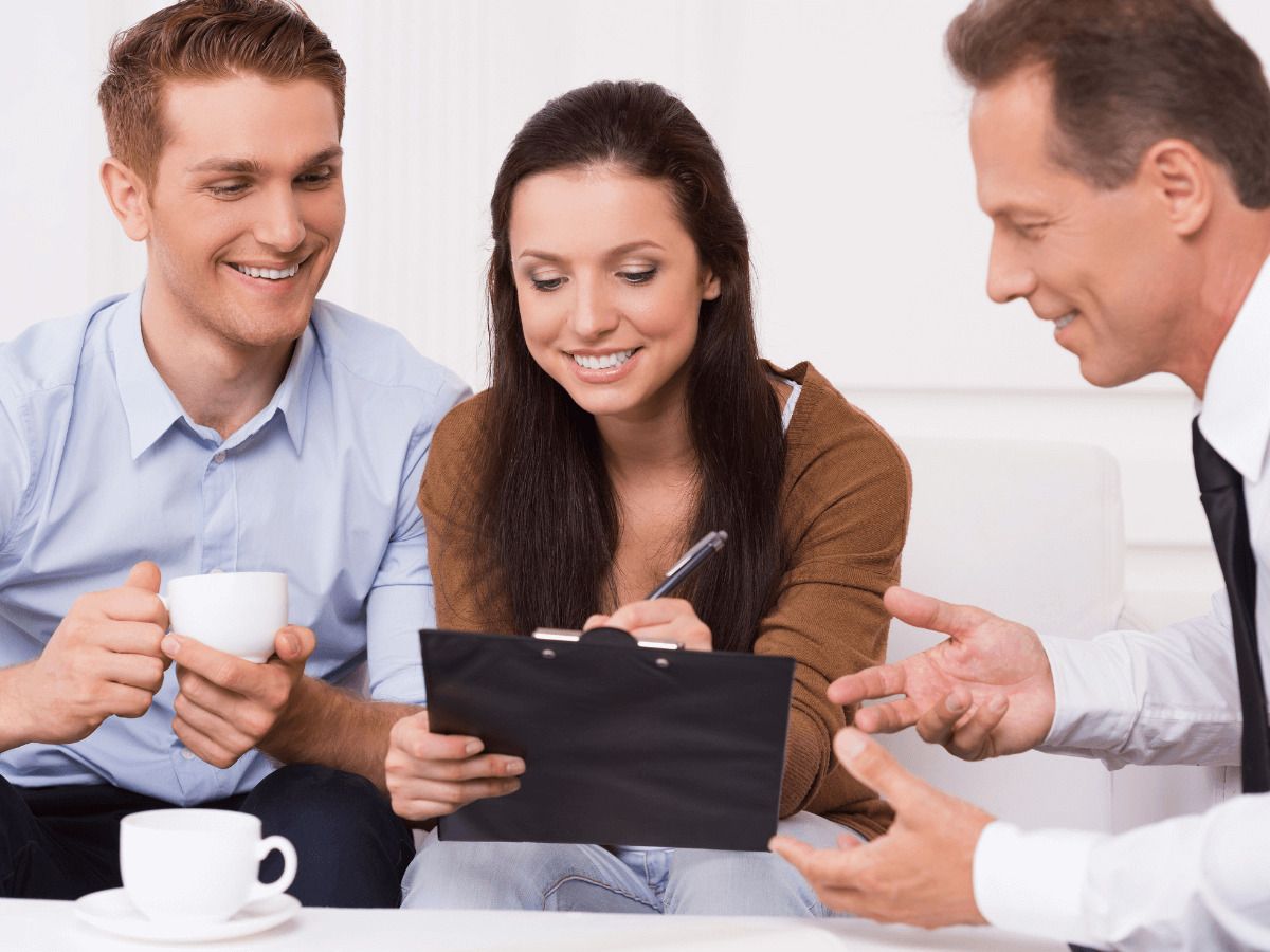 cómo hacer el cambio de titular de un inquilino a otro