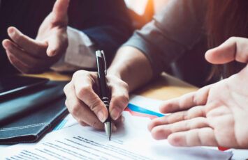 Desheredar vivienda por falta de relación familiar: ¿se puede hacer?