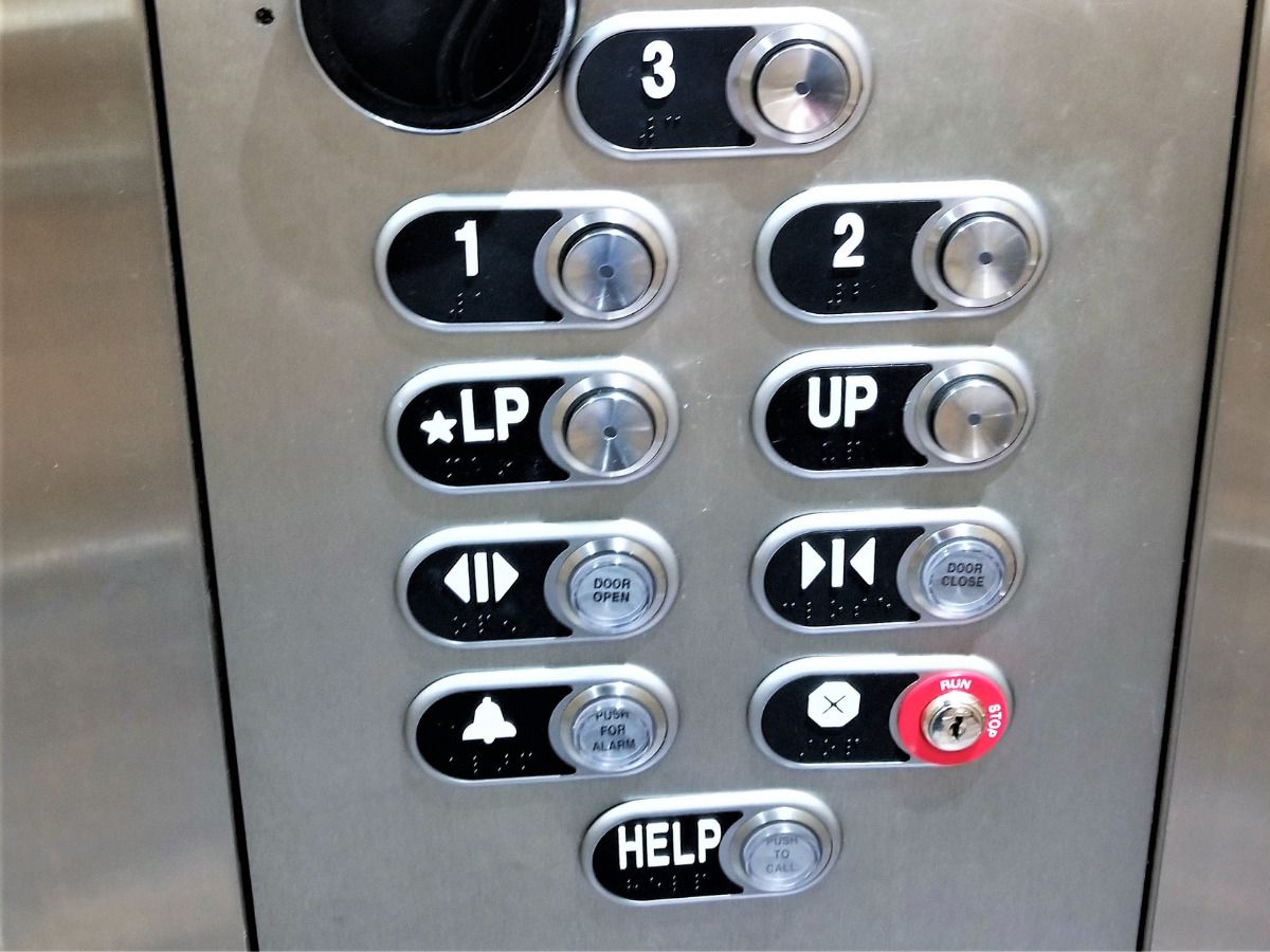 Cómo Actuar Si Quedo Atrapado En El Ascensor Fotocasa Life