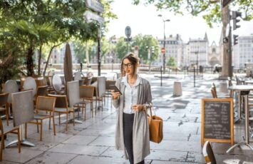 Cómo son los barrios donde viven los solteros y las solteras en España