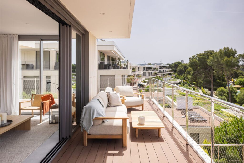 ALTO Interiorismo firma el diseño de este apartamento ubicado en el novísimo y más exclusivo resort de lujo de la Costa Dorada, INFINITUM