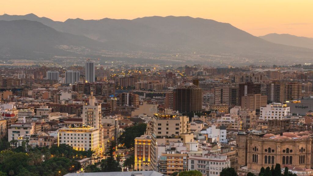 Si vendes tu casa para comprar otra… ¿En qué casos no tienes que pagar impuestos? 