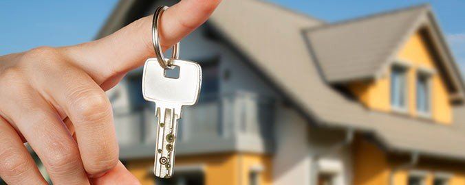 La CECU aconseja desconfiar de los precios muy bajos en alojamientos para Semana Santa