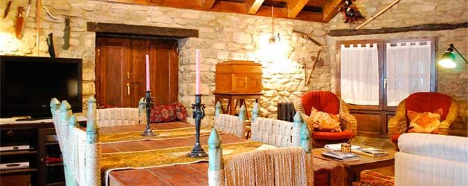 Seis casas centenarias para pasar la Semana Santa