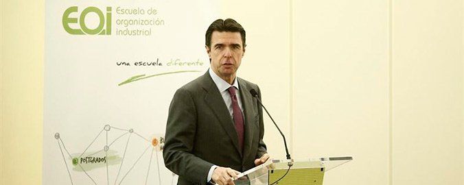 El precio de la electricidad será en 2015 similar al de 2014, según Industria