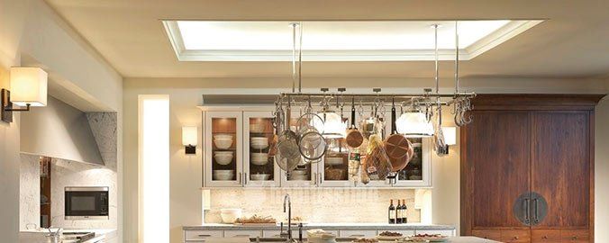 ¿Cómo restaurar las cornisas de la cocina?