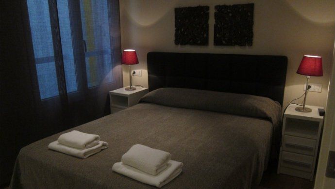 Barcelona controlará los pisos turísticos ilegales con 14 inspectores y 20 visualizadores más