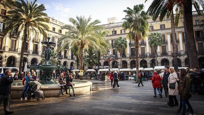 Barcelona creará una tasa a operadores turísticos para visitantes que no pernoctan en la ciudad