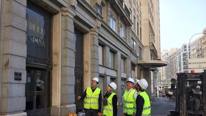 RIU inicia las obras del Edificio España, que albergará el primer hotel de la cadena en Madrid