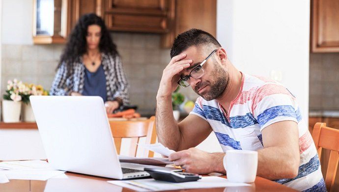 El inquilino no paga y no deja el piso, ¿cómo actuar?