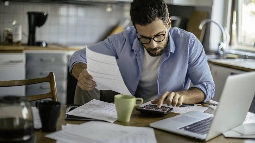 Cómo los bancos te pueden ayudar a reducir el importe de tus recibos del hogar
