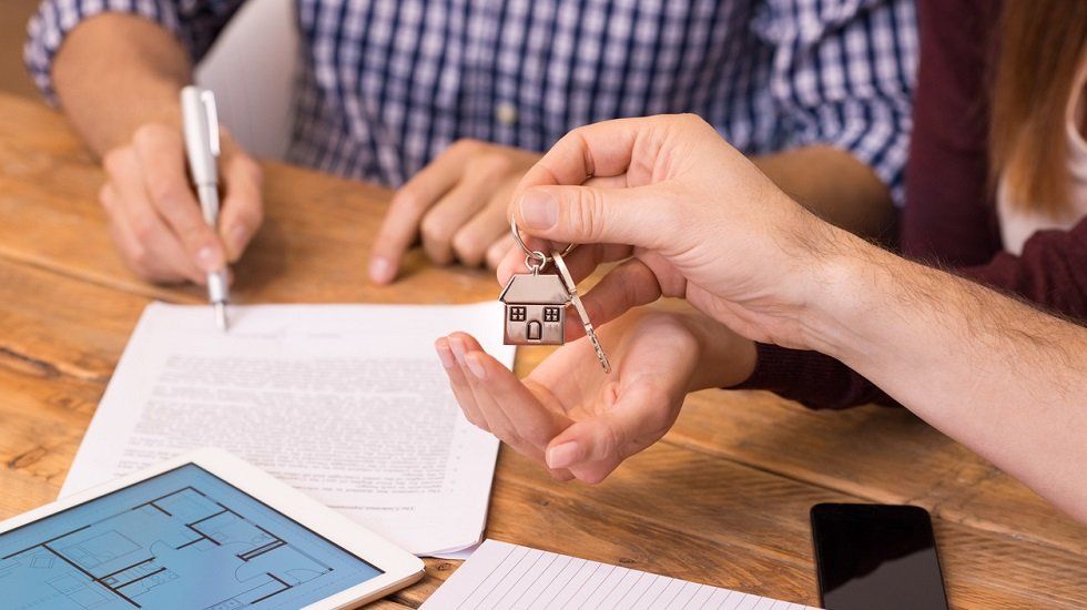 ¿Cómo actuar si la vivienda que queremos comprar tiene una hipoteca?