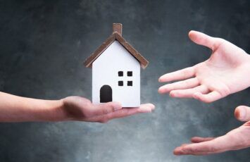 ¿Vale la pena vender tu casa con una inmobiliaria?