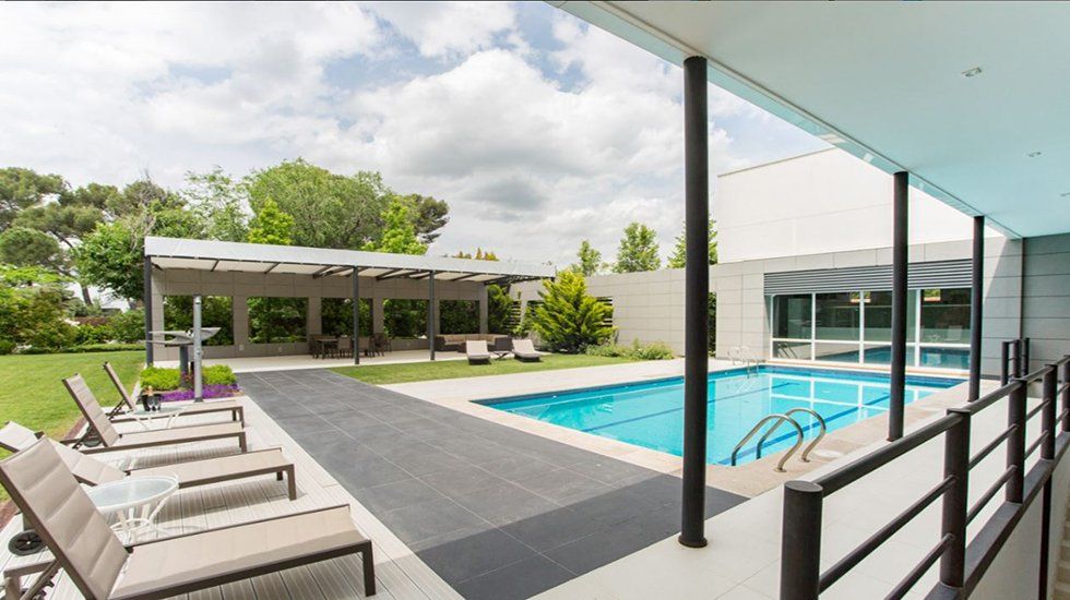 ¿Piscina de obra o natural?