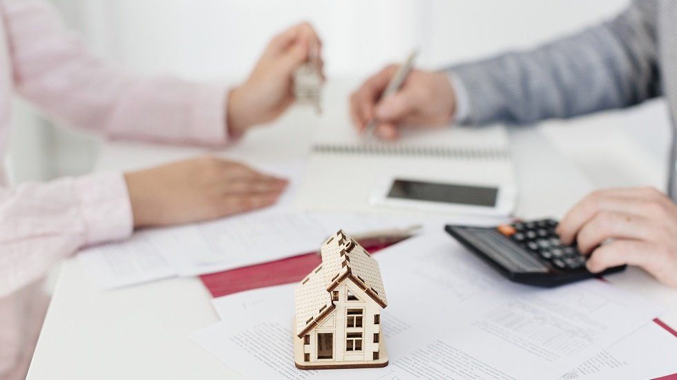 La firma de hipotecas sobre viviendas modera su ascenso en enero al 6,1%