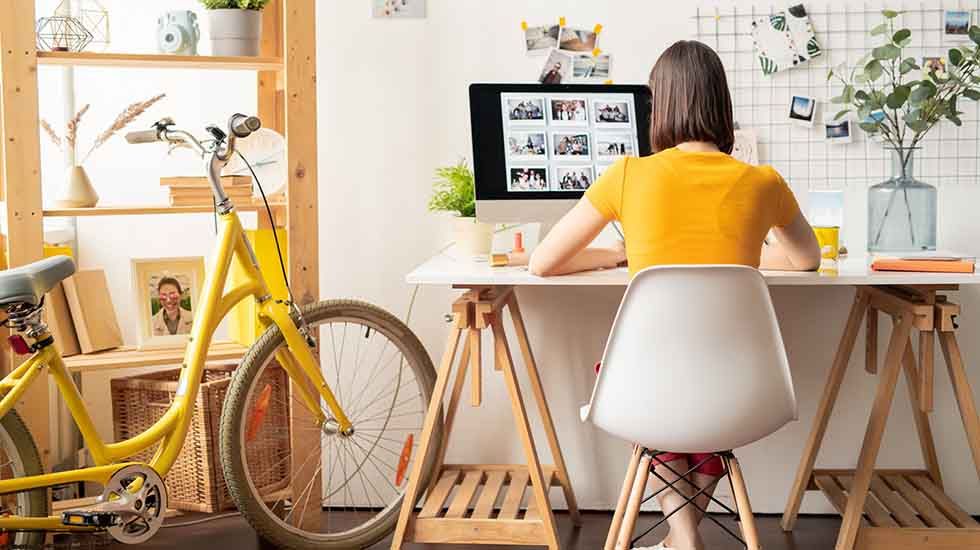 Claves para tener una zona de trabajo en casa bonita y eficiente