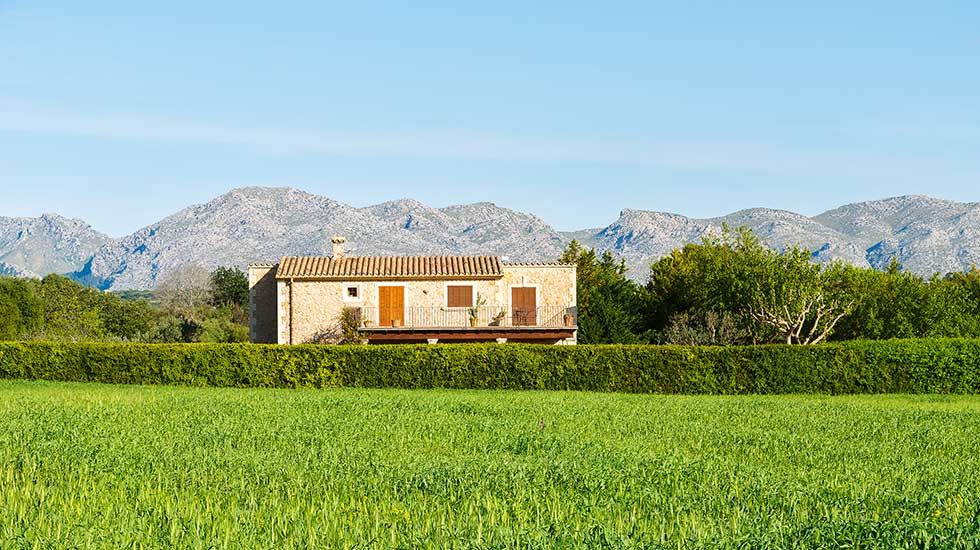Fincas rústicas: ventajas de vivir en una casa de campo