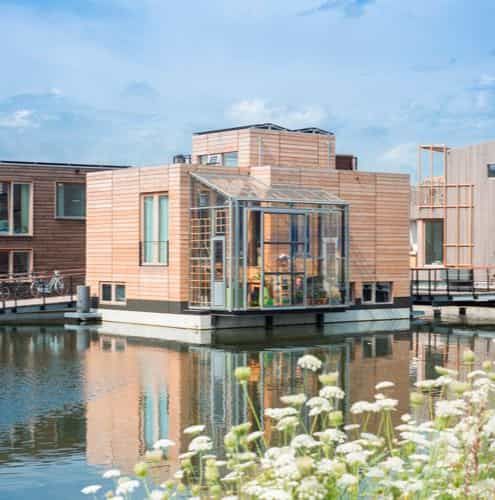 Vivir en una casa flotante o barco-casa: costes y obligaciones img906