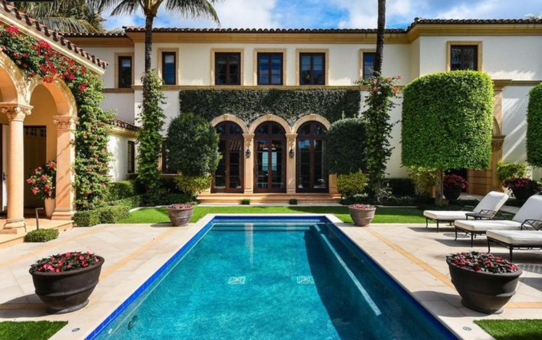 Bon Jovi vende y compra dos mansiones en el mismo día