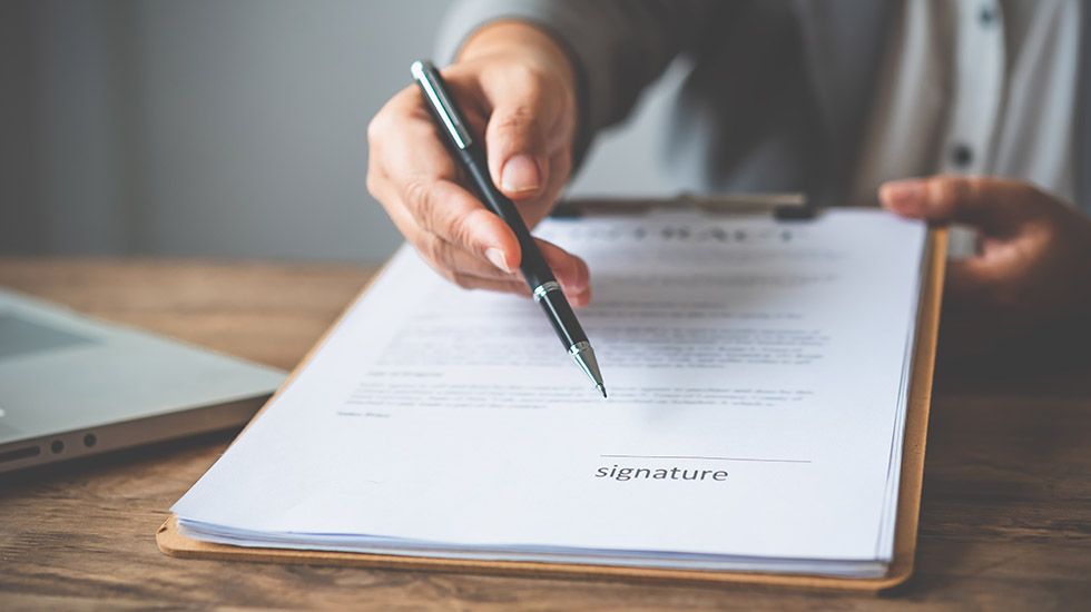 Qué tiene que incluir el contrato de compraventa de inmueble