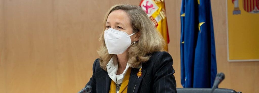 Calviño tacha de “errata” la anulación de la tributación conjunta del IRPF que recoge el Plan de Recuperación
