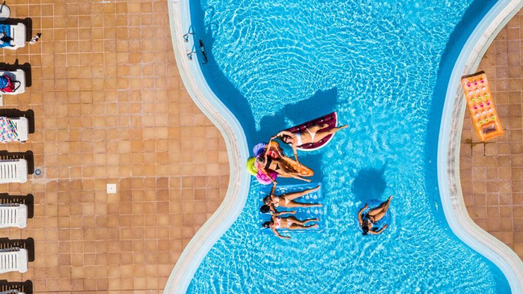 Normas para piscinas comunitarias: todo lo que debes saber