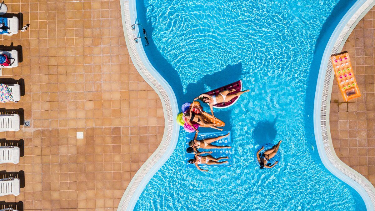 Normas para piscinas comunitarias: todo lo que debes saber
