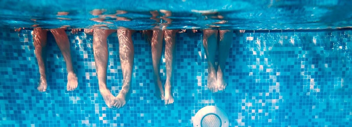 4 soluciones para acabar con el agua verde de la piscina