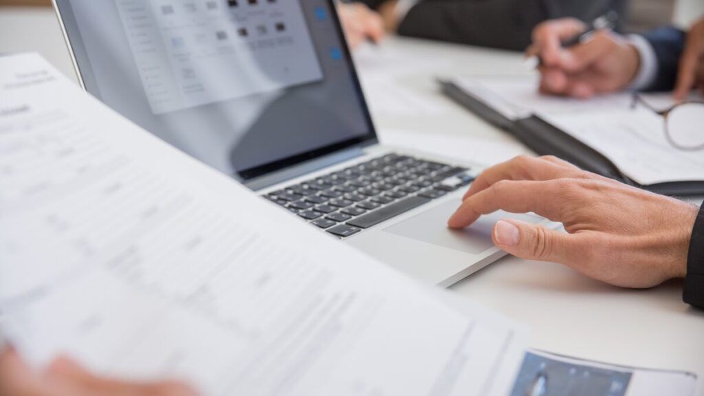 Impuestos por vender vivienda: ¿qué gastos debo pagar?