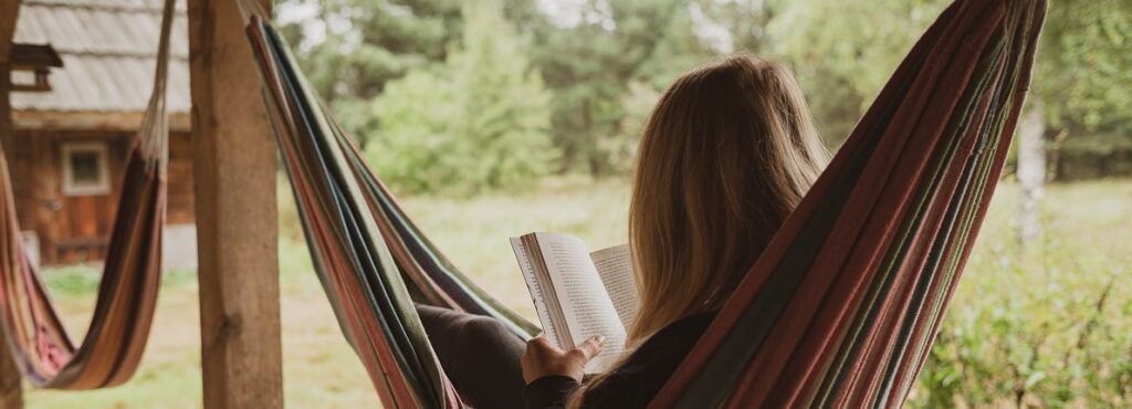¿Puedo colgar una hamaca en mi balcón o terraza?