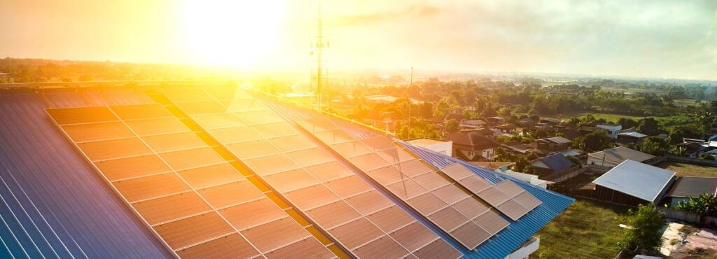 Cuánto podemos ahorrar en la factura de la luz instalando placas solares