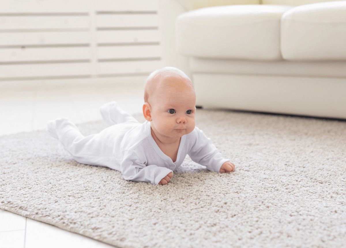 objetos pequeños fuera alcance bebe