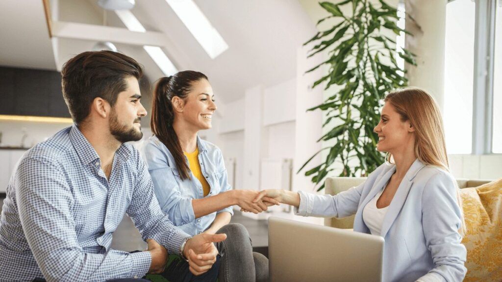 Qué servicios me incluye la inmobiliaria si voy a vender un piso