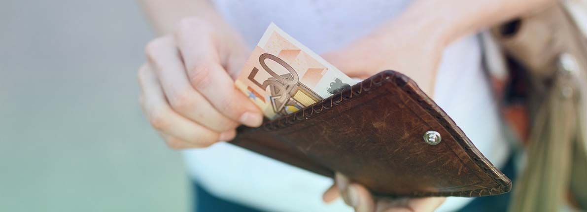 Quién tiene que pagar los honorarios de la inmobiliaria en una compraventa