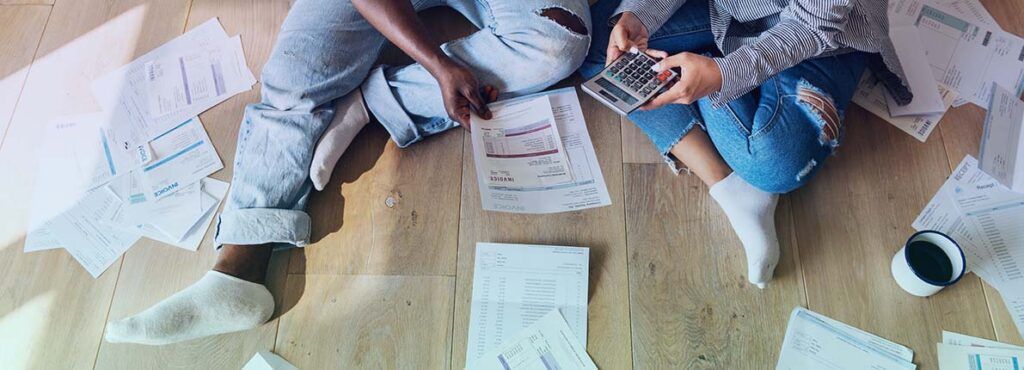 ¿Cómo se reparten los impuestos y gastos si se compra con nuda propiedad?