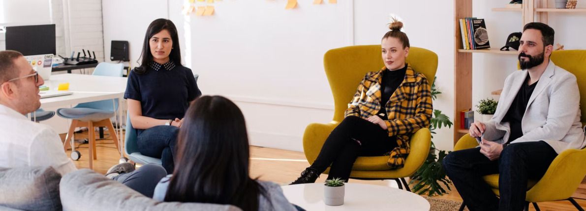 No puedo ir a las juntas de vecinos: ¿se puede delegar el voto en otra persona?