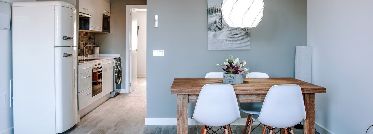 ¿Es posible cambiar la ubicación de la cocina?