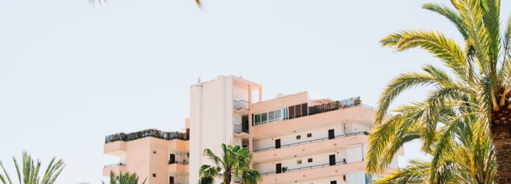 “Las viviendas que más han solicitado han sido casas a 4 vientos en primer lugar, seguido de viviendas adosadas con jardín y pisos con terraza“ entrevista a Nova Finques